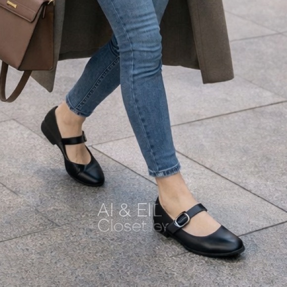 DV by Dolce Vita Black Munich Flats with Buckle Strap – Women’s Size 9 NIB - Picture 2 of 10